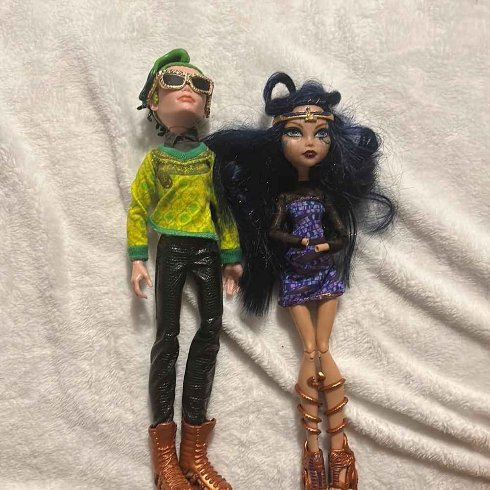 Monster high cleo and deuce set